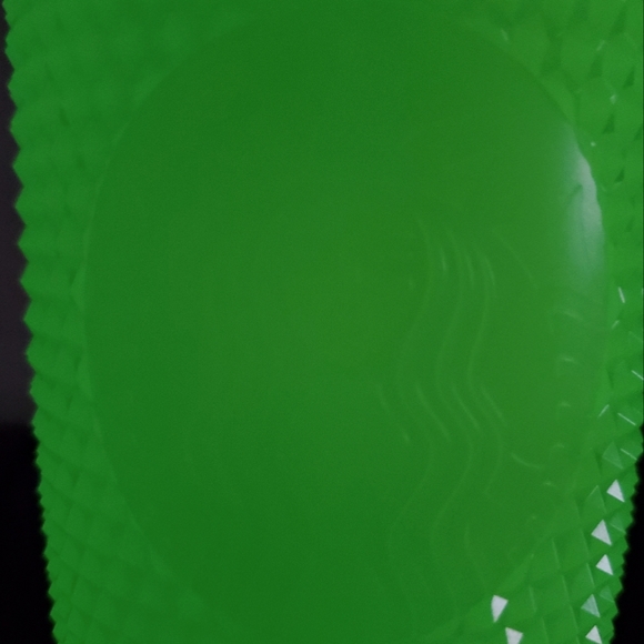 Starbucks lemongrass glow in the dark tumbler with straw - Picture 5 of 6